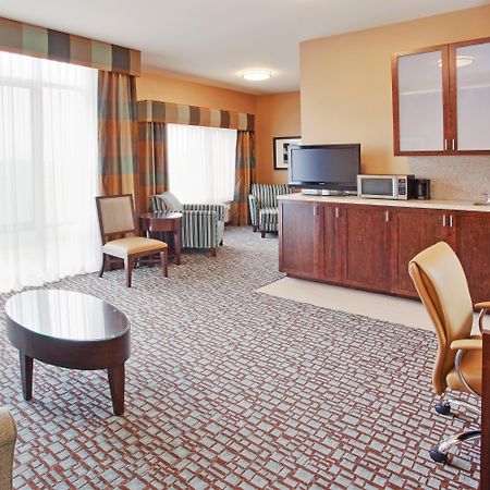 Holiday Inn Express & Suites Salinas By Ihg Екстериор снимка