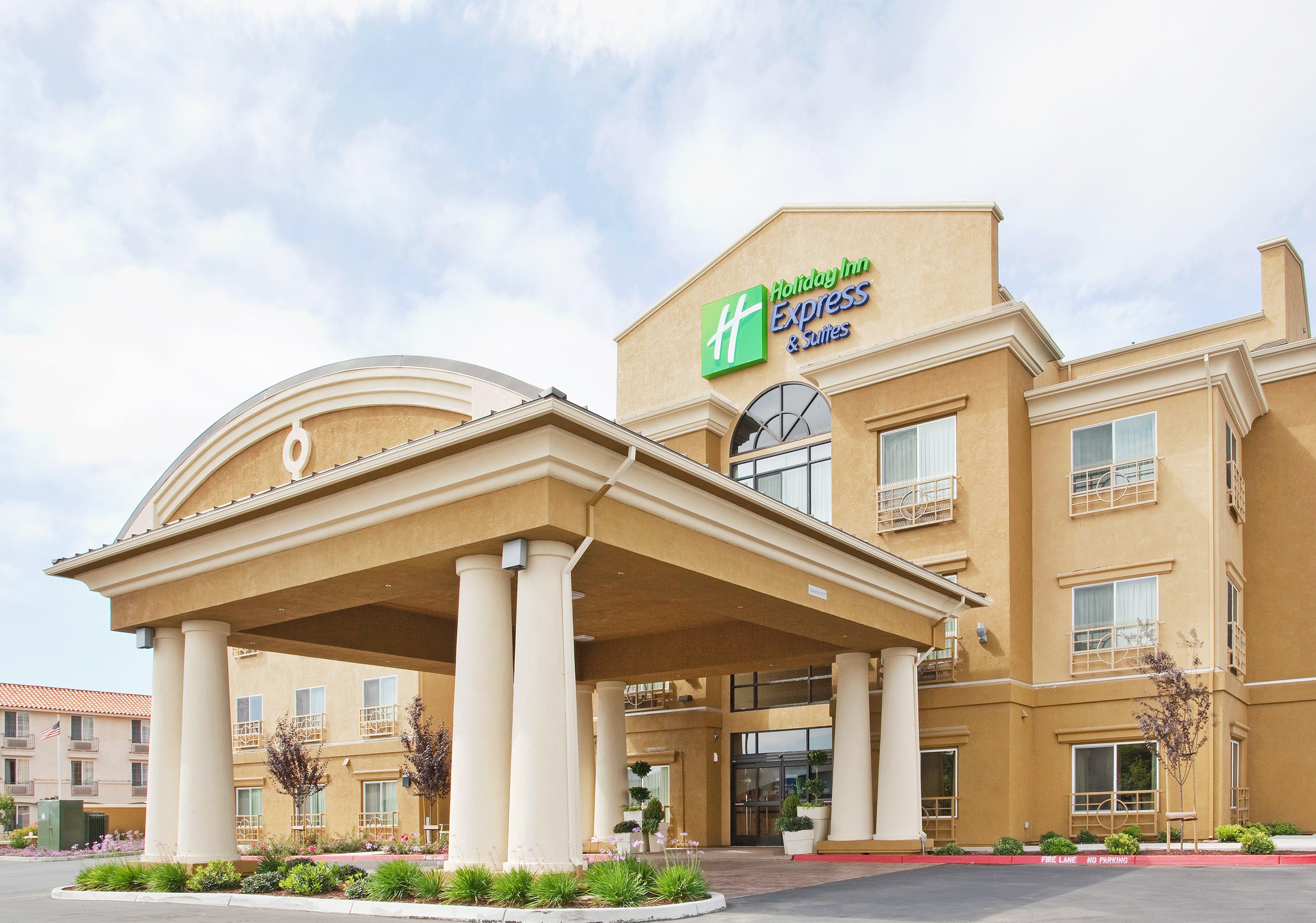 Holiday Inn Express & Suites Salinas By Ihg Екстериор снимка