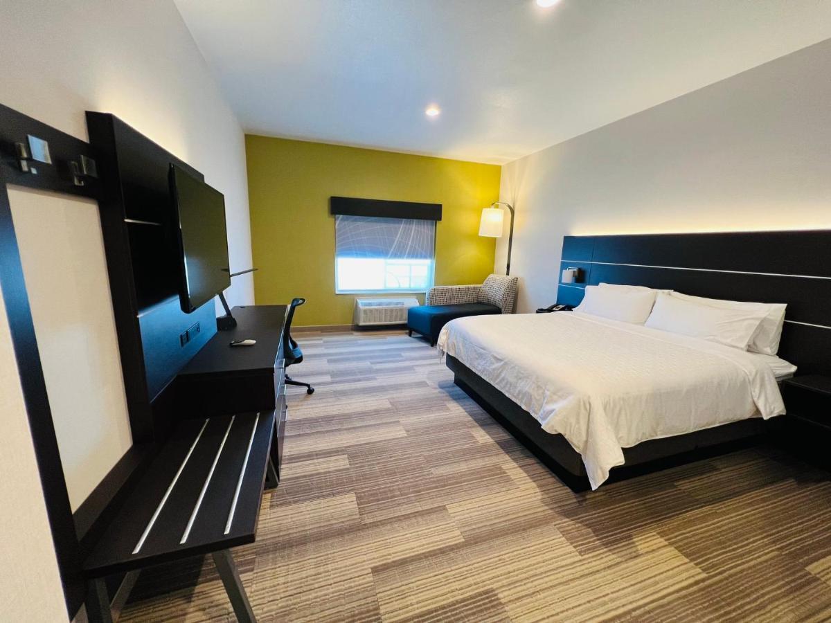 Holiday Inn Express & Suites Salinas By Ihg Екстериор снимка