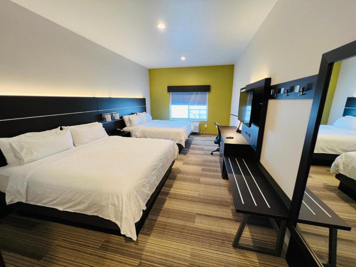 Holiday Inn Express & Suites Salinas By Ihg Екстериор снимка