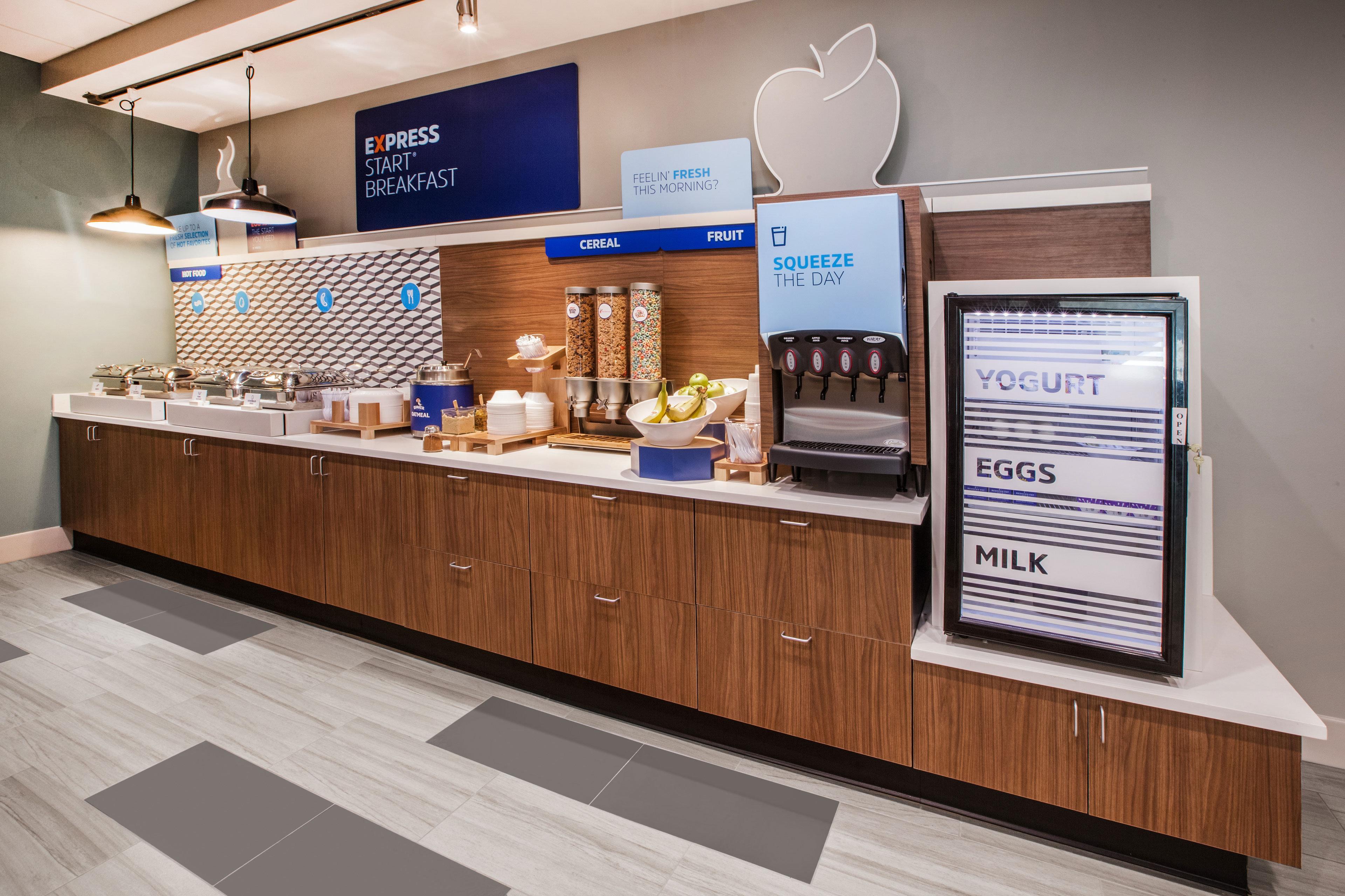 Holiday Inn Express & Suites Salinas By Ihg Екстериор снимка