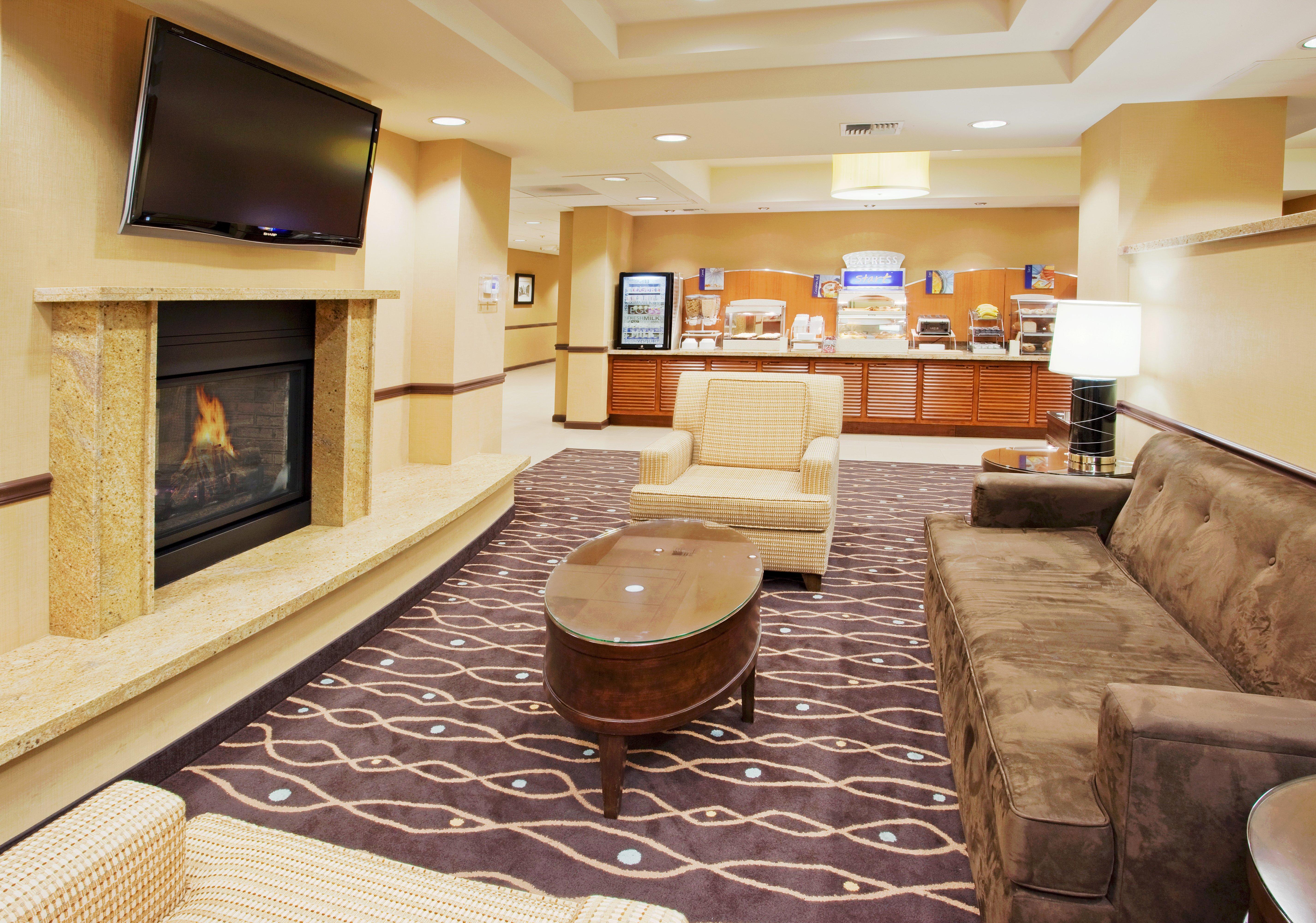Holiday Inn Express & Suites Salinas By Ihg Екстериор снимка