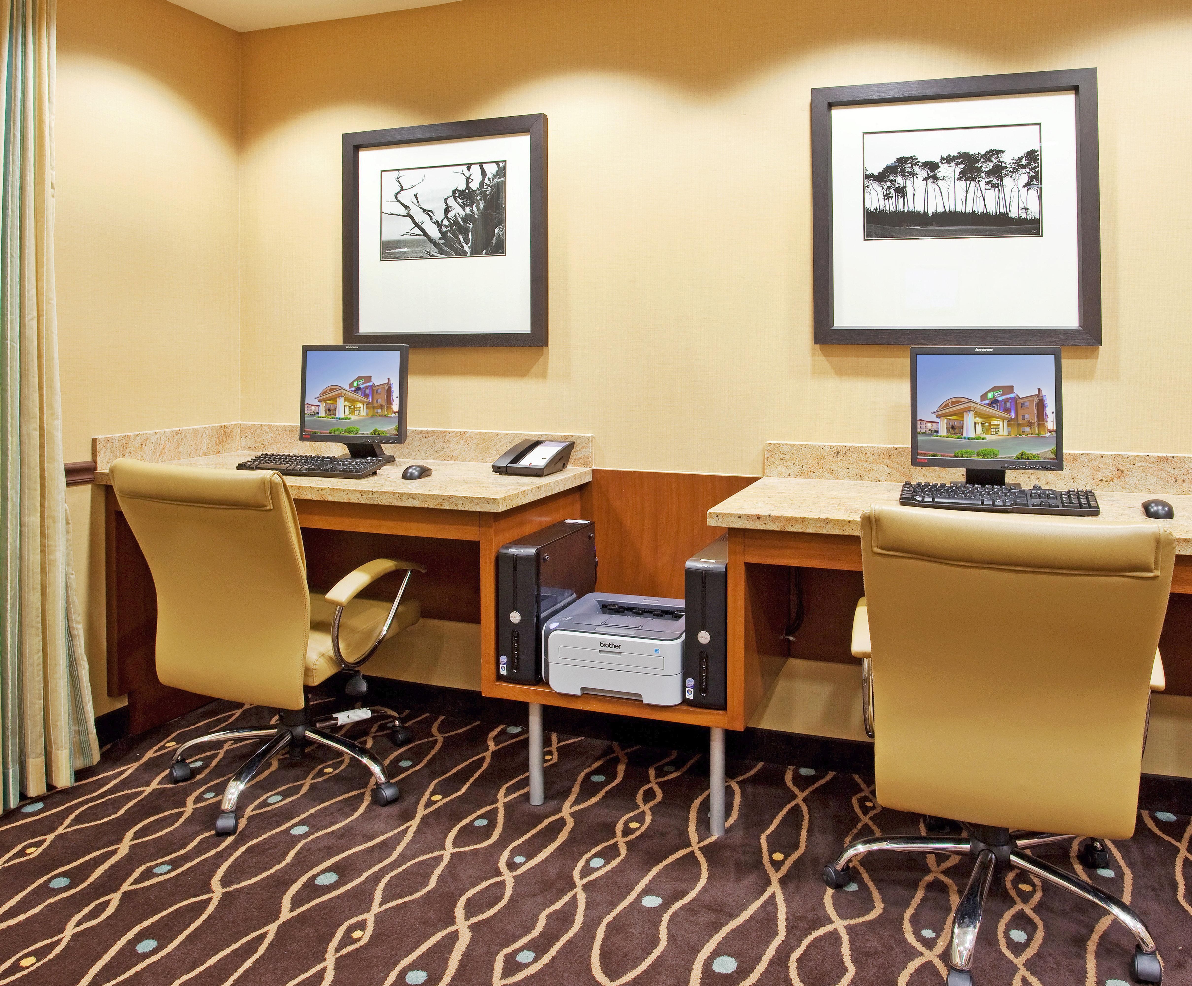 Holiday Inn Express & Suites Salinas By Ihg Екстериор снимка
